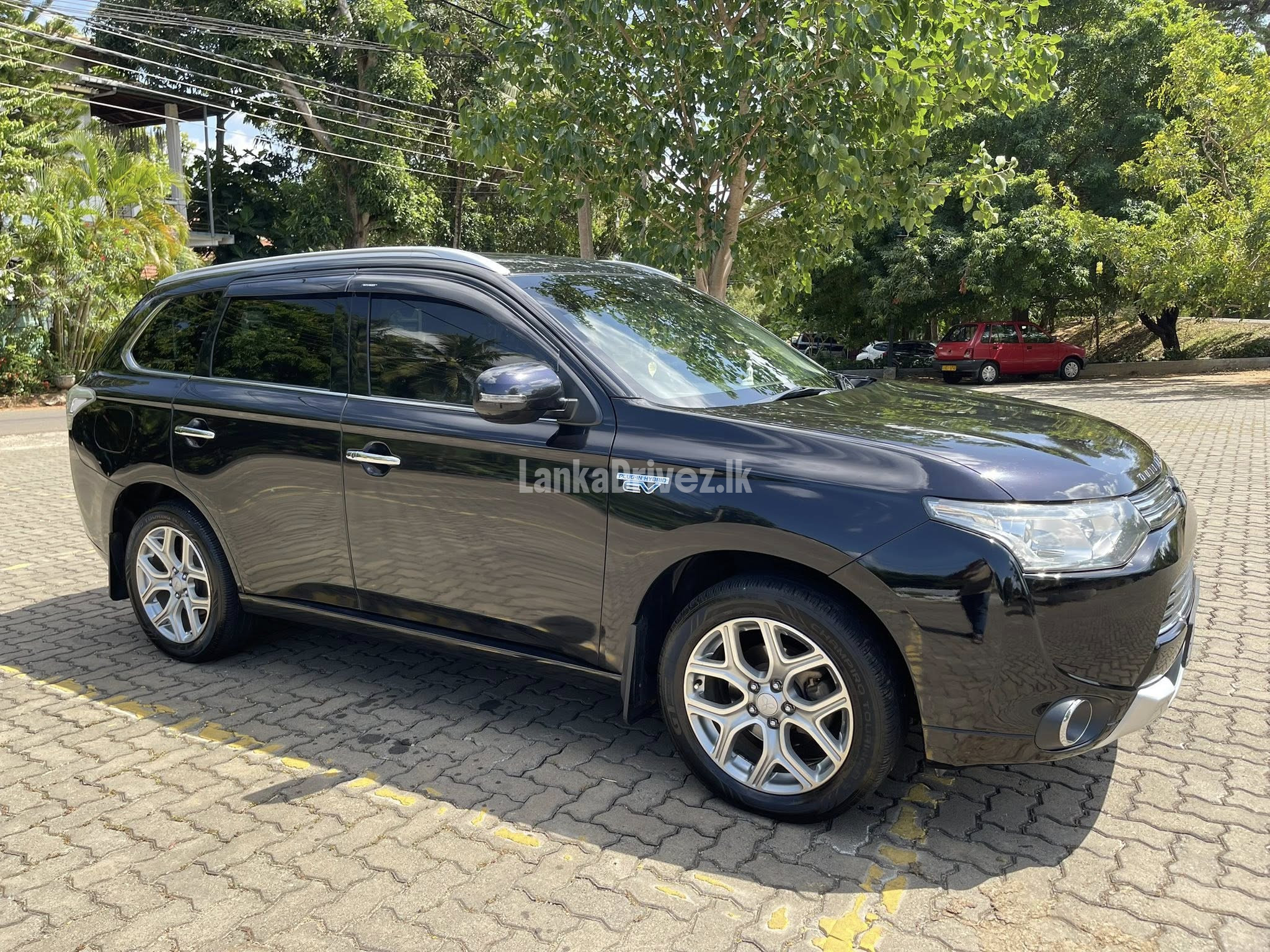 Mitsubishi Outlander G Navi Premium